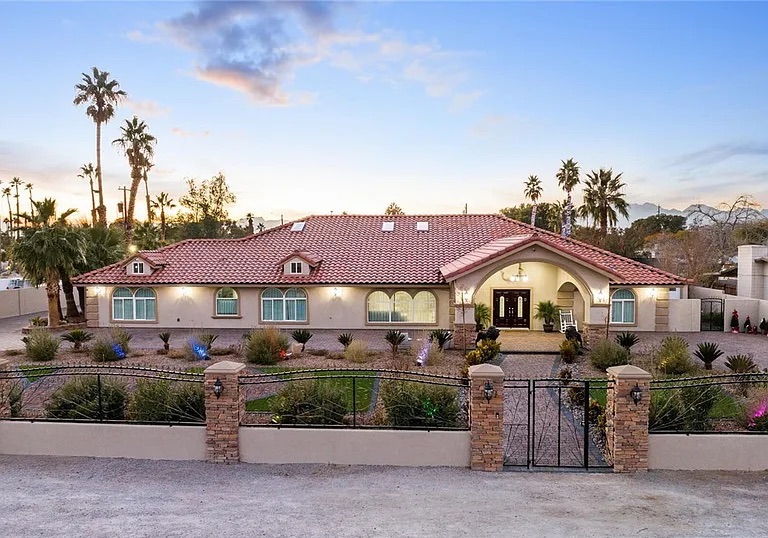 Las Vegas luxury residence at dusk